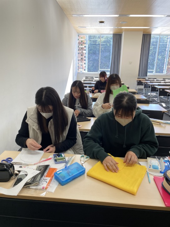 「乳児保育Ⅱ」(志村教授担当)での体験授業① コラム 立正大学社会福祉学部